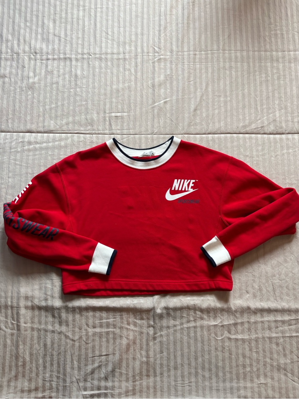Nike Women’s Cropped Reversible Long Sleeve Sweatshirt  Size Small Athletic